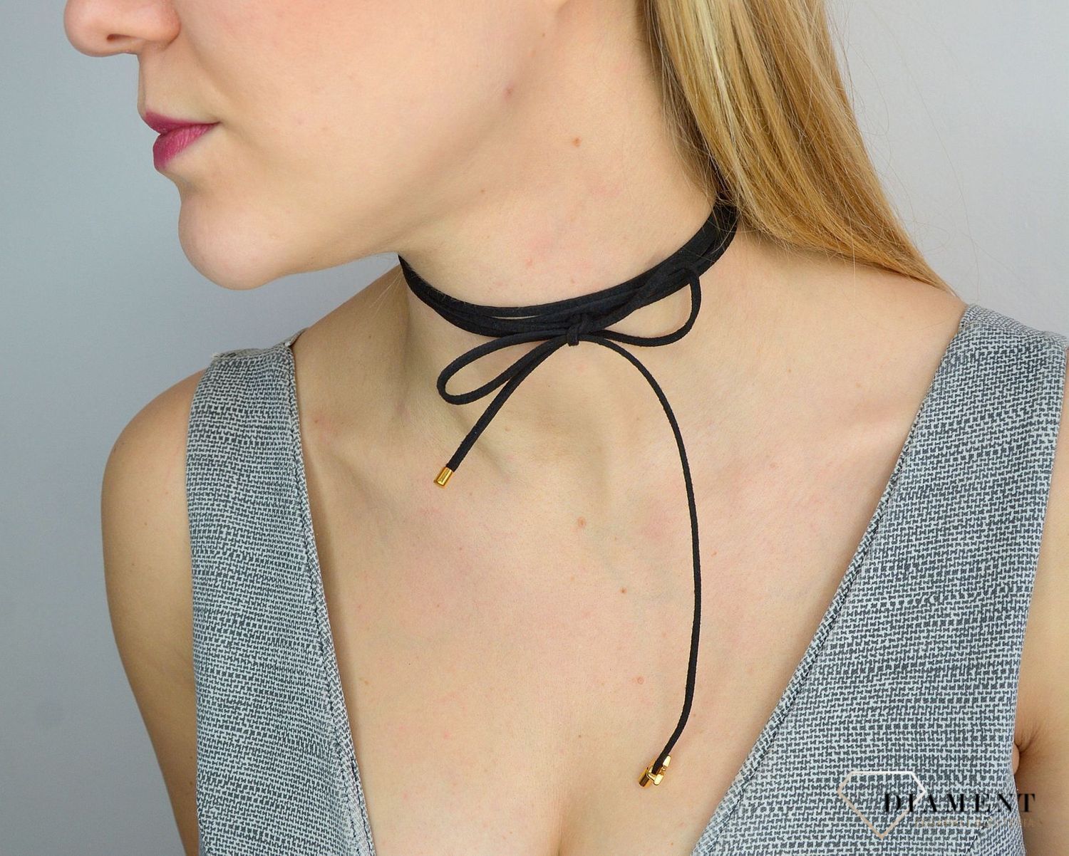 Naszyjnik choker bransoletka czarny rzemyk z pozłacaną gwiazdką.jpg